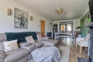 Lounge/Diner- click for photo gallery